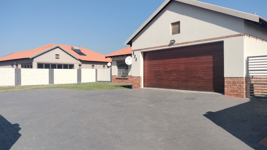 To Let 3 Bedroom Property for Rent in Waterkloof East North West